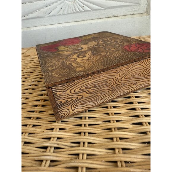 Antique 1910's Flemish Art Pyrography Hanky Box Art Nouveau Lady with Flowers - Picture 8 of 10